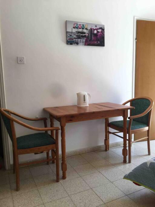 Appartement The Little Dorm And Beer à Arad Extérieur photo