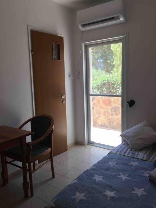 Appartement The Little Dorm And Beer à Arad Extérieur photo